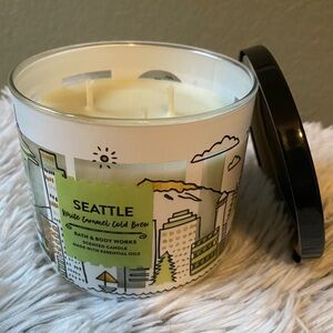 Bath and body works candle - Seattle (White Caramel Cold Brew)